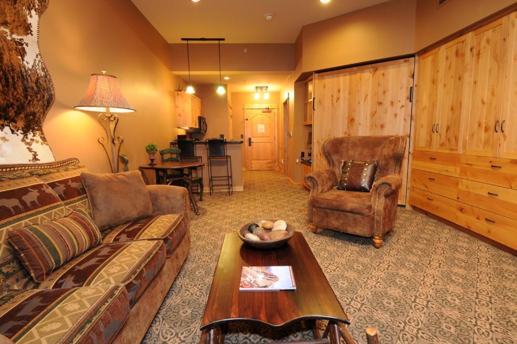 Big Sky Resort Village Center Room photo